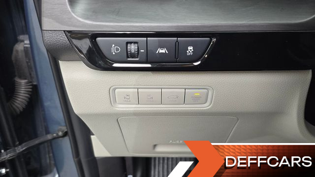 Kia CARNIVAL 9-Seater Signature купить на сайте DeffCars