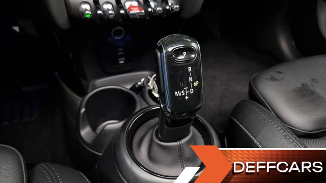 Mini COOPER 5Door Classic Third Generation купить на сайте DeffCars