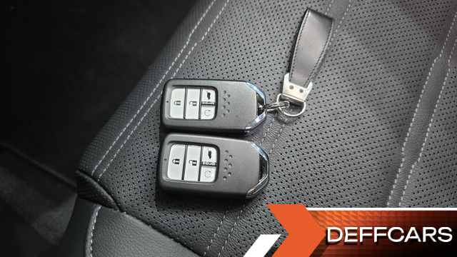 Honda CR-V 2.0 Hybrid Touring 4WD купить на сайте DeffCars