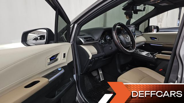 Toyota SIENNA 2.5 Hybrid AWD купить на сайте DeffCars