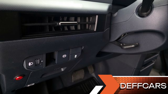 Kia PV5 Taxi 5 Seater Basic купить на сайте DeffCars
