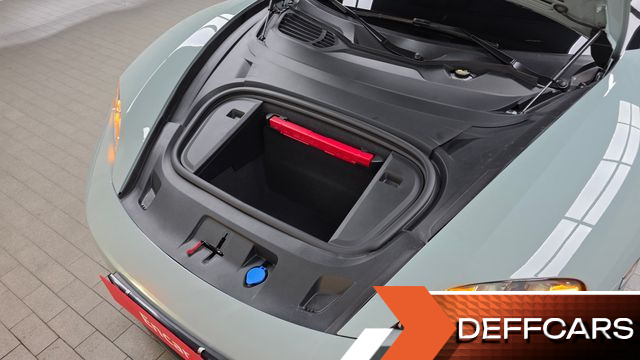 Porsche TAYCAN 4S купить на сайте DeffCars