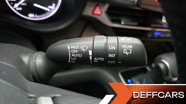 Toyota SIENNA 2.5 Hybrid AWD купить на сайте DeffCars
