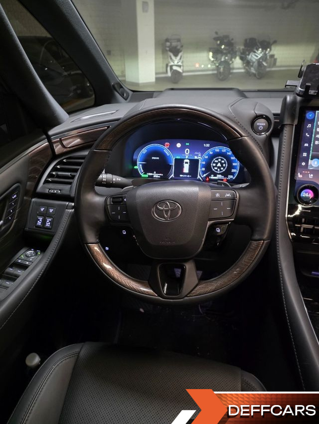 Toyota ALPHARD 2.5 HEV Executive AWD купить на сайте DeffCars