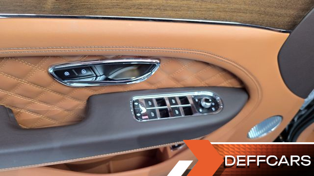 Bentley BENTAYGA 4.0 V8 Azure купить на сайте DeffCars