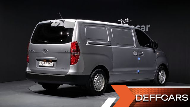 Hyundai STAREX Van 3-Seater Style купить на сайте DeffCars