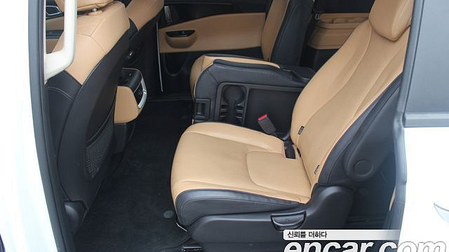 Kia CARNIVAL Gasoline 11-Seater Prestige купить на сайте DeffCars