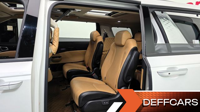 Kia CARNIVAL Gasoline 9-Seater Signature купить на сайте DeffCars