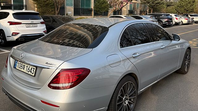 Mercedes E-CLASS E220d 4MATIC Exclusive купить на сайте DeffCars