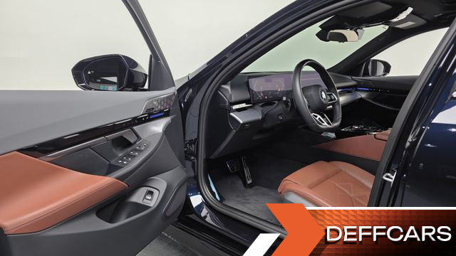 BMW 5-SERIES 530i xDrive M Sport купить на сайте DeffCars