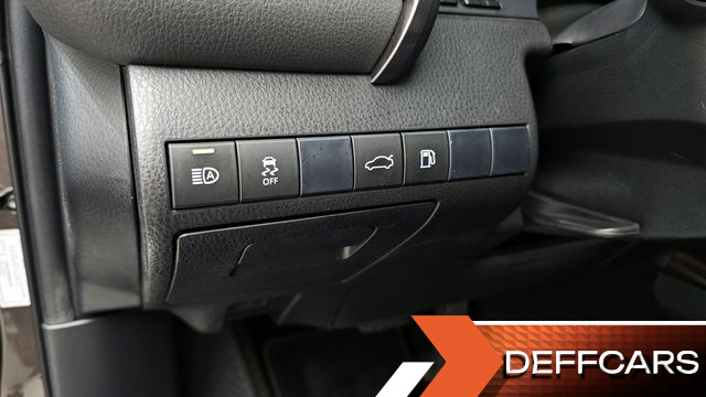 Toyota CAMRY 2.5 XLE Hybrid купить на сайте DeffCars