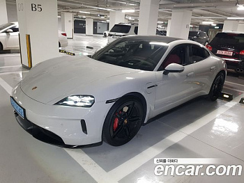 Porsche TAYCAN 4S купить на сайте DeffCars