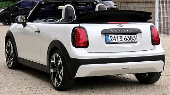 Mini COOPER CONVERTIBLE Favoured купить на сайте DeffCars