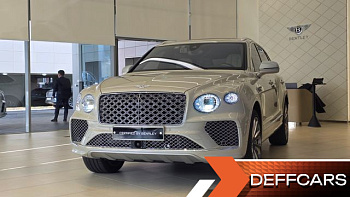 Bentley BENTAYGA 4.0 V8 EWB Mulliner купить на сайте DeffCars